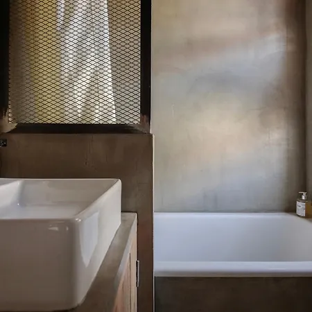 Maison Mouz Bed & Breakfast *