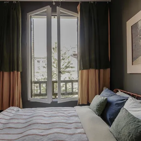 לינה וארוחת בוקר Maison Mouz