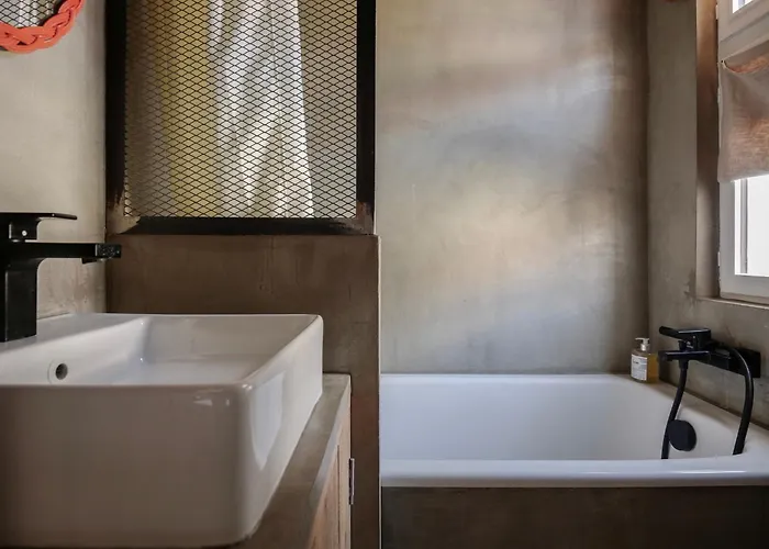 Maison Mouz לינה וארוחת בוקר 3*